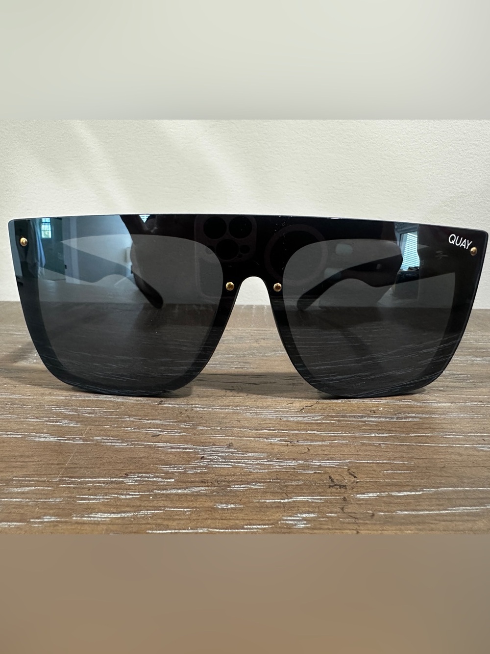 Quay Women’s Sunglasses Jaded 125 Black ! Hard To Find! High Quality - Picture 3 of 9